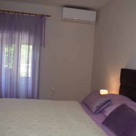 Apartments Sabina I Grapes Малинска Екстериор снимка