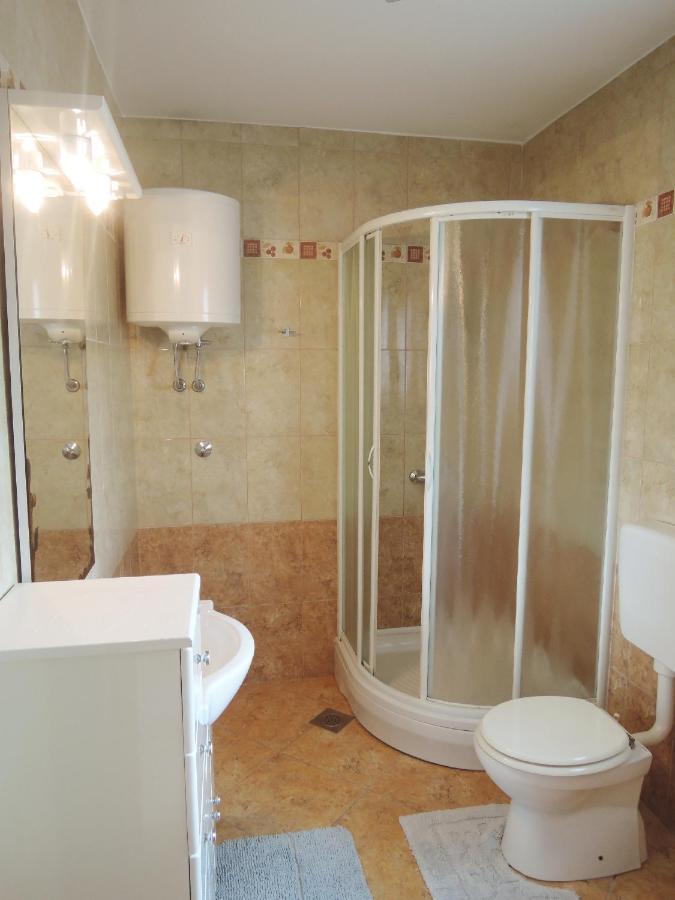 Apartments Sabina I Grapes Малинска Екстериор снимка