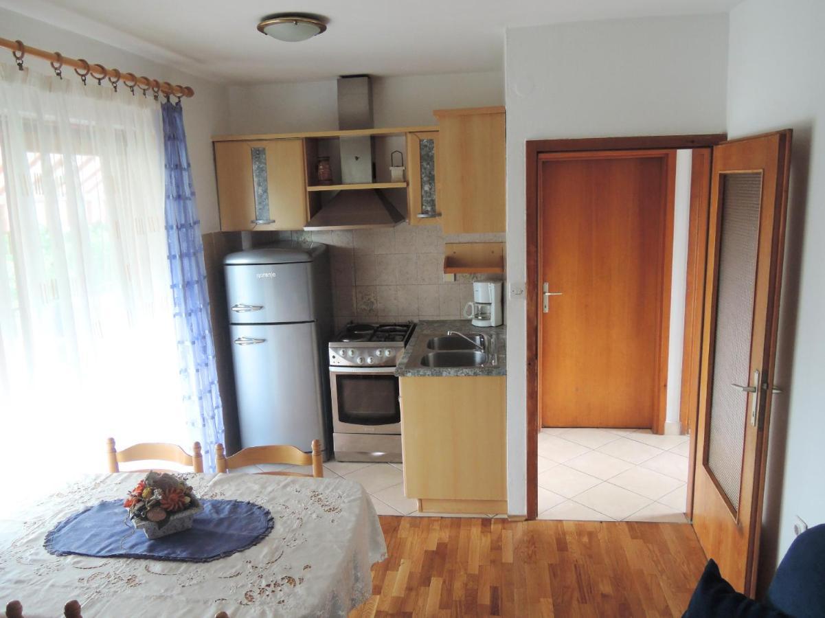 Apartments Sabina I Grapes Малинска Екстериор снимка