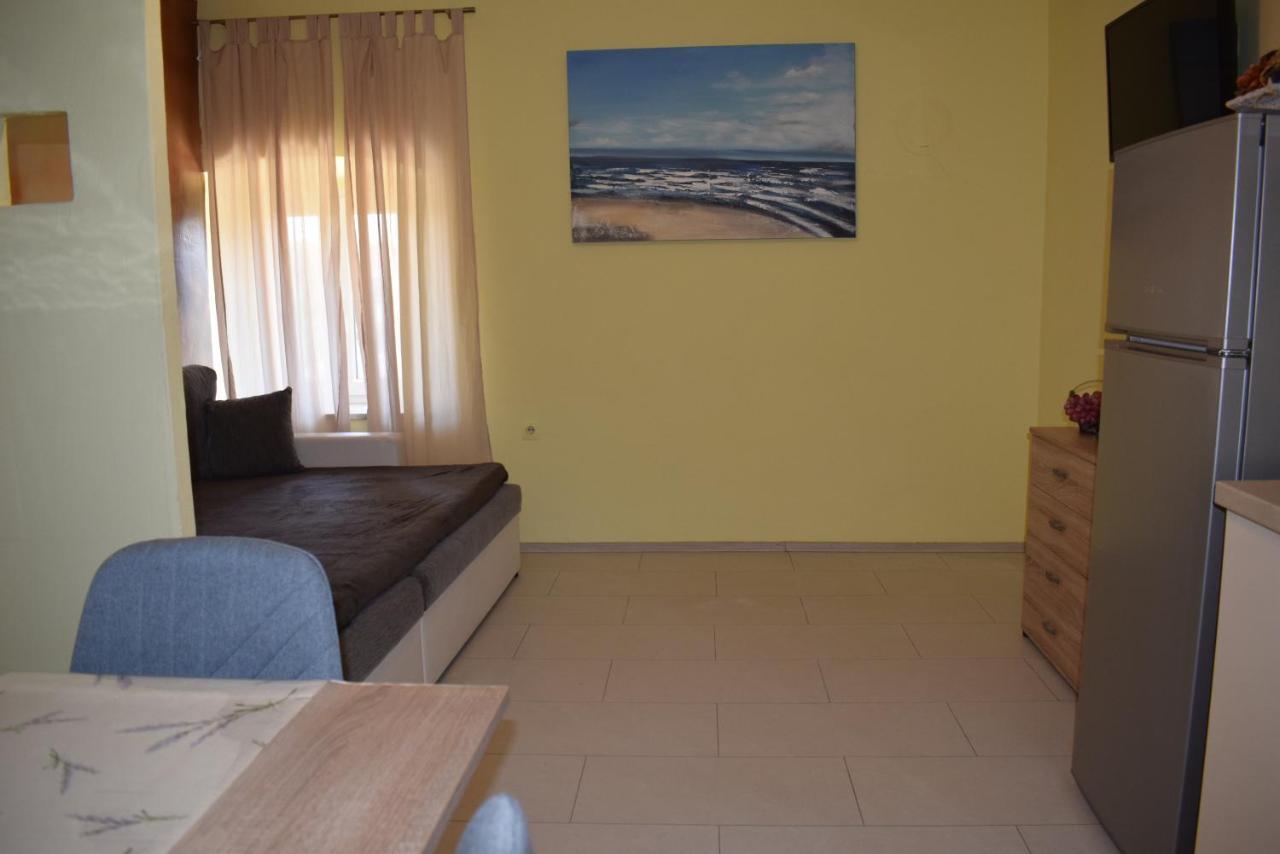 Apartments Sabina I Grapes Малинска Екстериор снимка
