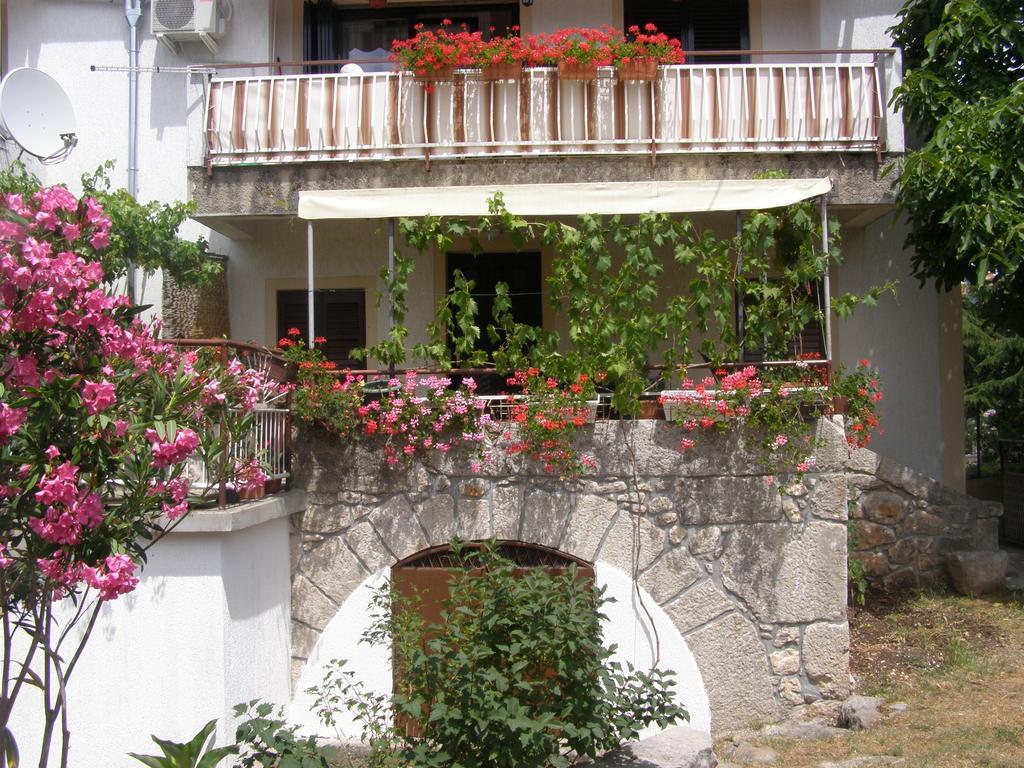 Apartments Sabina I Grapes Малинска Екстериор снимка